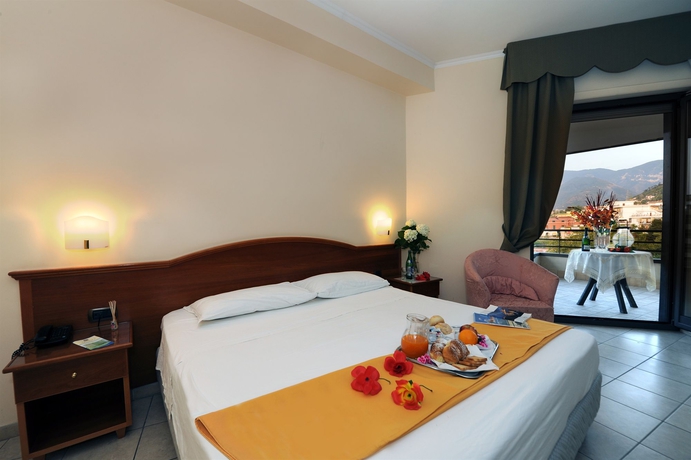 Imagen de la habitación del Hotel Europa Stabia. Foto 6