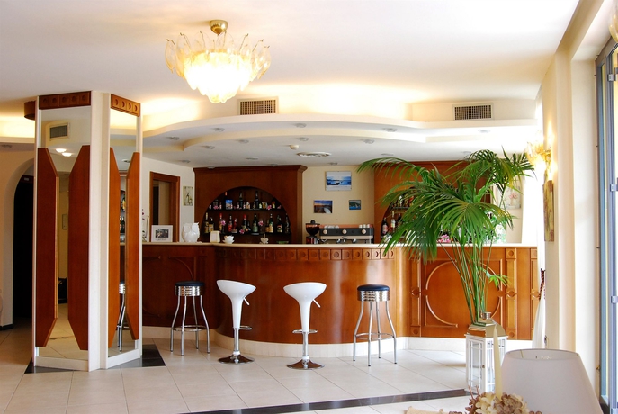 Imagen del bar/restaurante del Hotel Europa Stabia. Foto 5