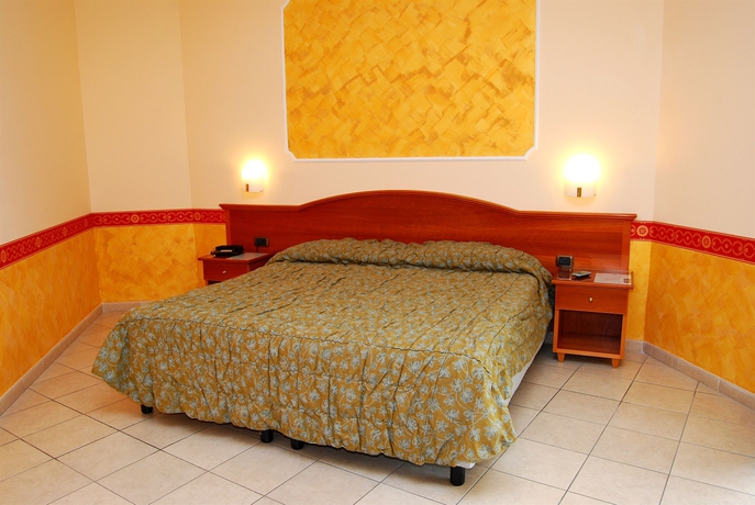 Imagen de la habitación del Hotel Europa Stabia. Foto 8