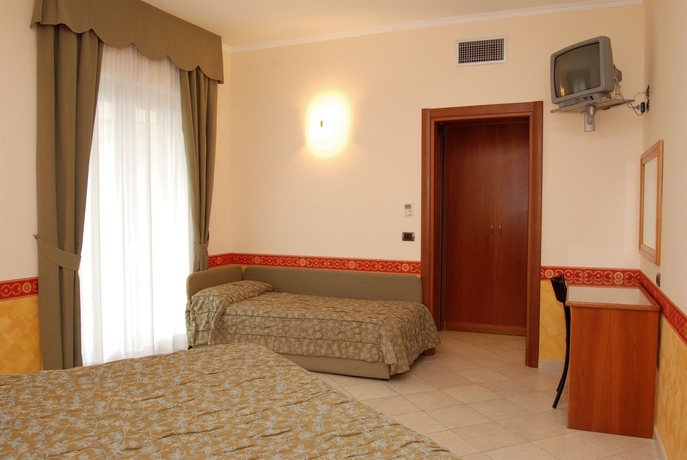 Imagen de la habitación del Hotel Europa Stabia. Foto 9