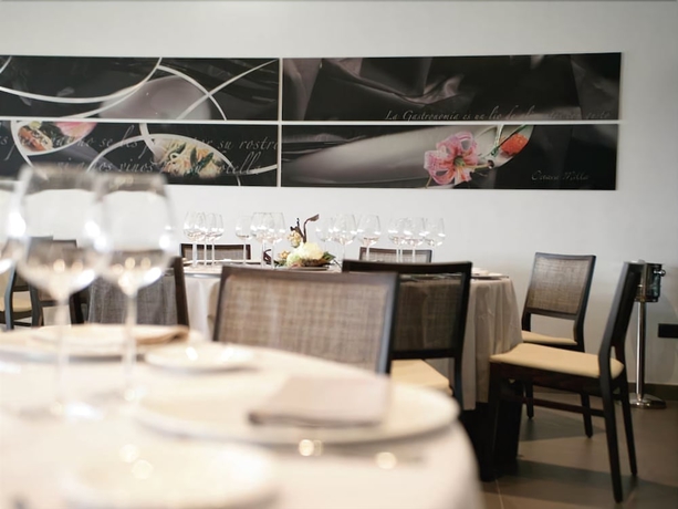 Imagen del bar/restaurante del Hotel Europa, UTEBO. Foto 4