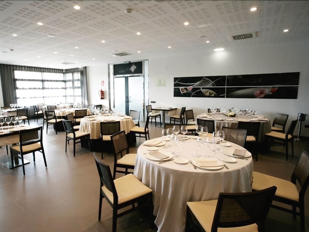 Imagen del bar/restaurante del Hotel Europa, UTEBO. Foto 5