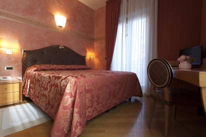 Imagen de la habitación del Hotel Europa, Verona. Foto 11