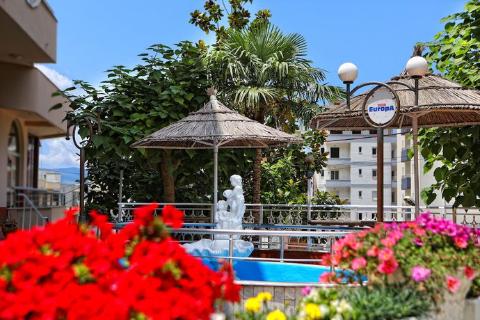 Imagen de la piscina del Hotel Europa, Vlore. Foto 20