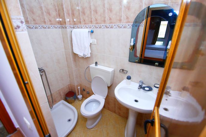 Imagen de la habitación del Hotel Europa, Vlore. Foto 8