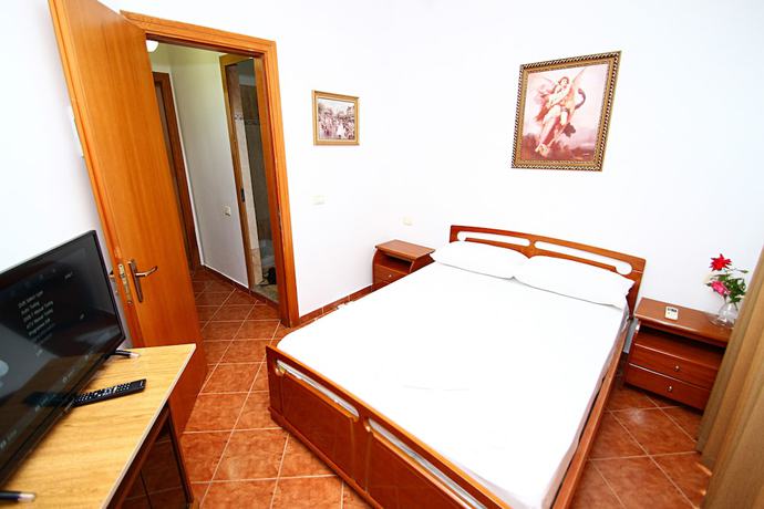Imagen de la habitación del Hotel Europa, Vlore. Foto 11