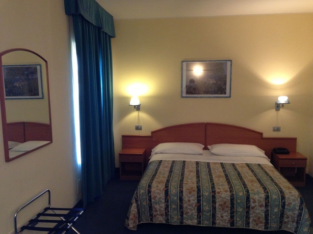 Imagen de la habitación del Hotel Europalace, Todi. Foto 9