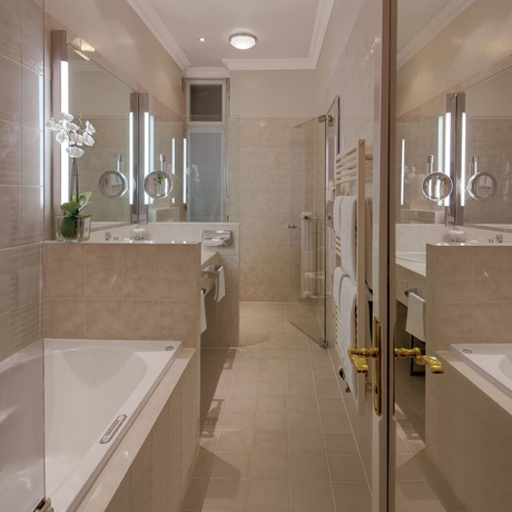 Imagen de la habitación del Hotel Europäischer Hof Heidelberg. Foto 11