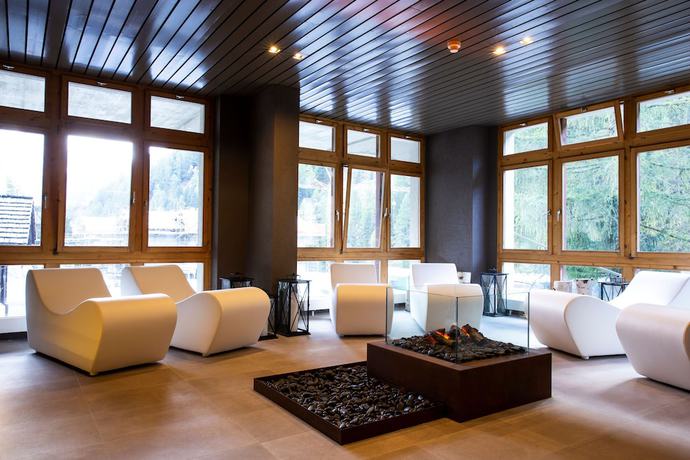 Imagen de la piscina del Hotel Europe, Anniviers. Foto 17