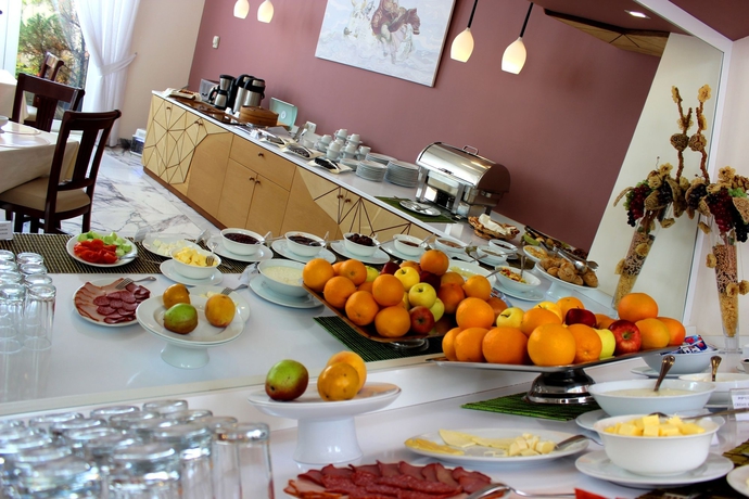 Imagen del bar/restaurante del Hotel Europe, Ereván. Foto 2