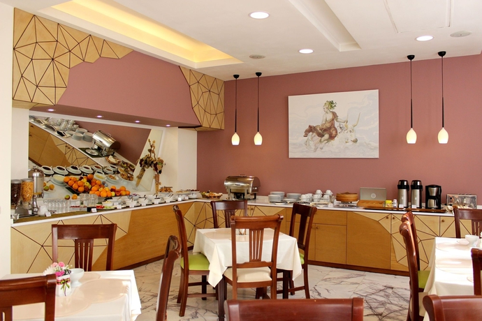 Imagen del bar/restaurante del Hotel Europe, Ereván. Foto 4