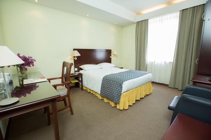 Imagen de la habitación del Hotel Europe, Ereván. Foto 9