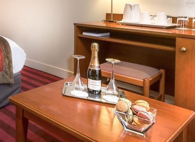 Imagen de la habitación del Hotel Europe Hotel Paris Tour Eiffel. Foto 5