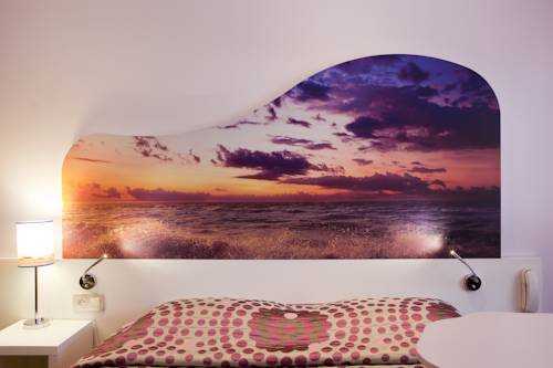 Imagen de la habitación del Hotel Europe, La Grande Motte. Foto 5