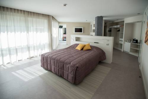 Imagen de la habitación del Hotel Europe, La Grande Motte. Foto 7