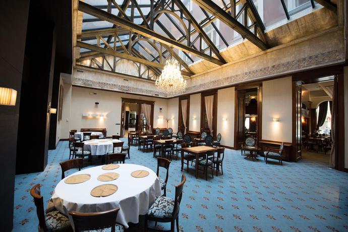 Imagen del bar/restaurante del Hotel Europe, Sarajevo. Foto 6