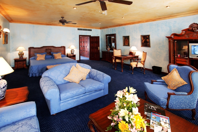 Imagen de la habitación del Hotel Europe Villa Cortes. Foto 9