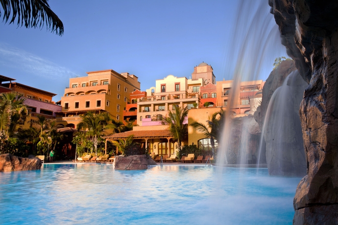 Imagen de la piscina del Hotel Europe Villa Cortes. Foto 12