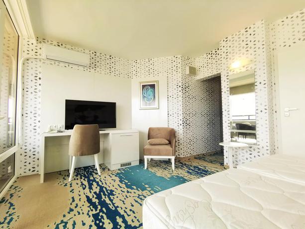 Imagen de la habitación del Hotel Europe and Casino. Foto 6