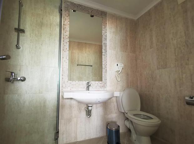 Imagen de la habitación del Hotel Europe and Casino. Foto 9