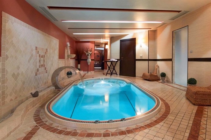 Imagen de la piscina del Hotel Europe and Spa. Foto 12