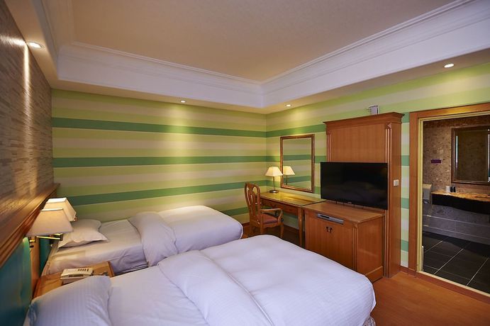 Imagen de la habitación del Hotel European Castle. Foto 6