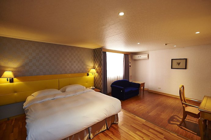 Imagen de la habitación del Hotel European Castle. Foto 13