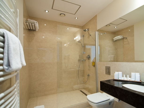 Imagen de la habitación del Hotel Europeum. Foto 14