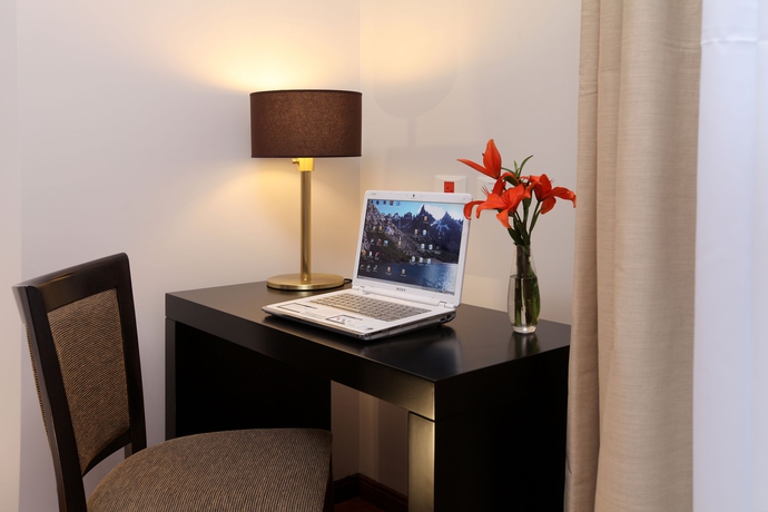 Imagen de la habitación del Hotel Europlaza and Suites. Foto 6