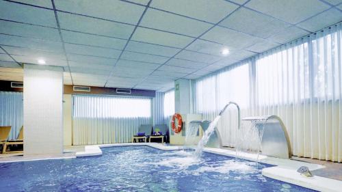 Imagen de la piscina del Hotel Eurosalou & Spa. Foto 11