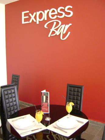 Imagen del bar/restaurante del Hotel Eurosol Alcanena. Foto 2