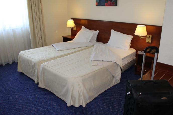 Imagen de la habitación del Hotel Eurosol Gouveia. Foto 8