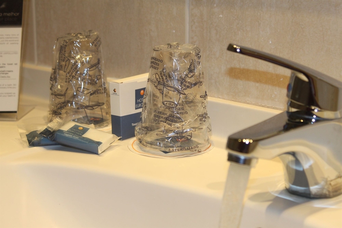 Imagen de la habitación del Hotel Eurosol Gouveia. Foto 9