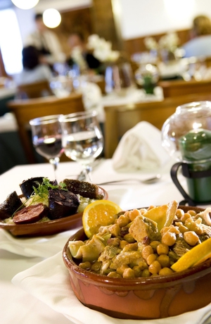 Imagen del bar/restaurante del Hotel Eurosol Seia Camelo. Foto 8