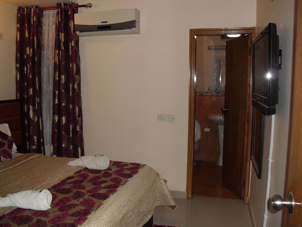 Imagen de la habitación del Hotel Eurostar International. Foto 7