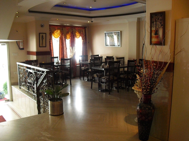 Imagen del bar/restaurante del Hotel Eurostar International. Foto 4