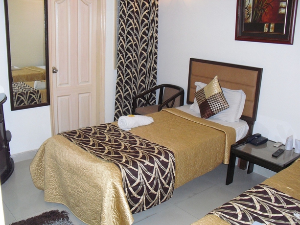 Imagen de la habitación del Hotel Eurostar International. Foto 9