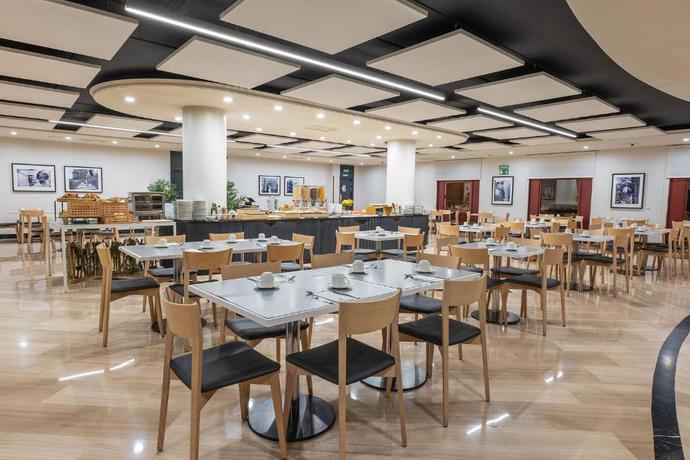 Imagen del bar/restaurante del Hotel Eurostars Amara. Foto 2