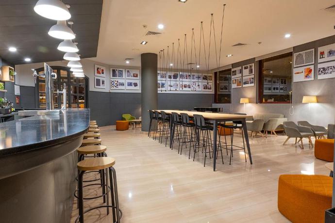 Imagen del bar/restaurante del Hotel Eurostars Amara. Foto 4