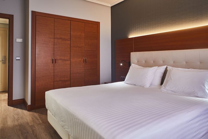 Imagen de la habitación del Hotel Eurostars Amara. Foto 6