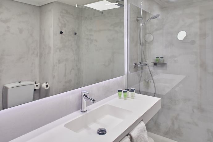 Imagen de la habitación del Hotel Eurostars Amara. Foto 9