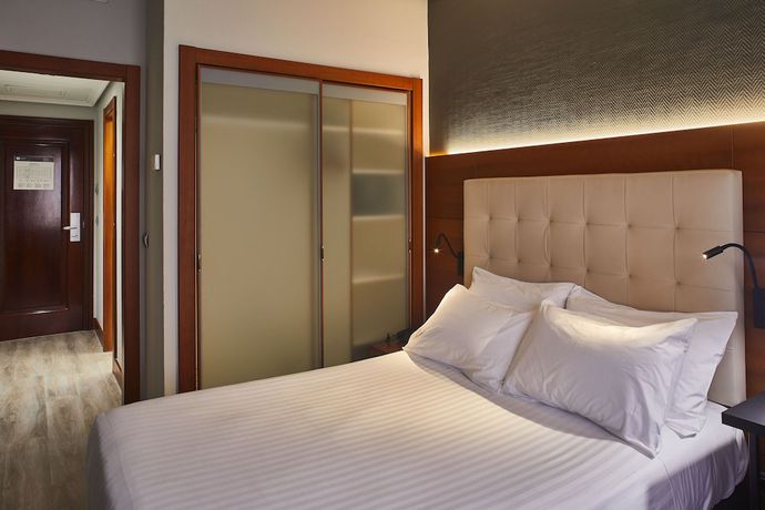 Imagen de la habitación del Hotel Eurostars Amara. Foto 13