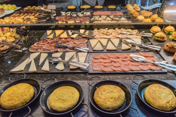 Imagen del bar/restaurante del Hotel Eurostars Atlántida. Foto 2