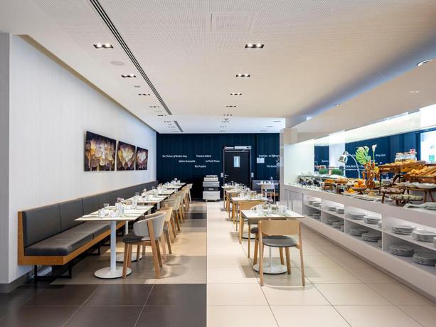 Imagen del bar/restaurante del Hotel Eurostars Book. Foto 3