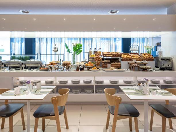 Imagen del bar/restaurante del Hotel Eurostars Book. Foto 5