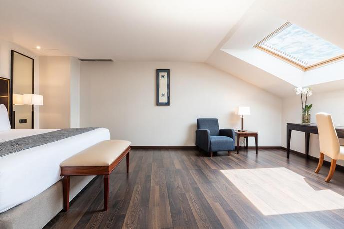 Imagen de la habitación del Hotel Eurostars Ciudad de la Coruña. Foto 12