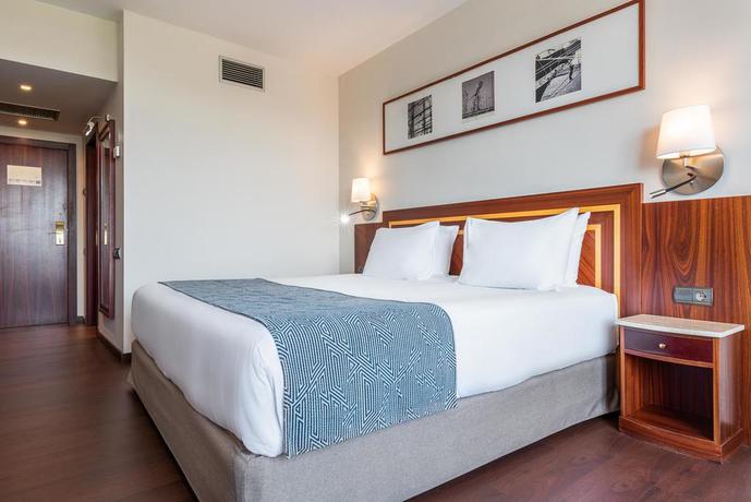 Imagen de la habitación del Hotel Eurostars Ciudad de la Coruña. Foto 16