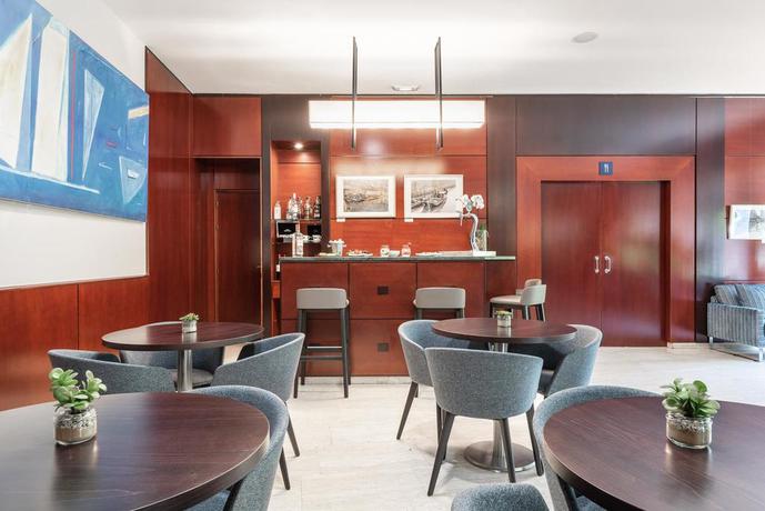 Imagen del bar/restaurante del Hotel Eurostars Ciudad de la Coruña. Foto 3