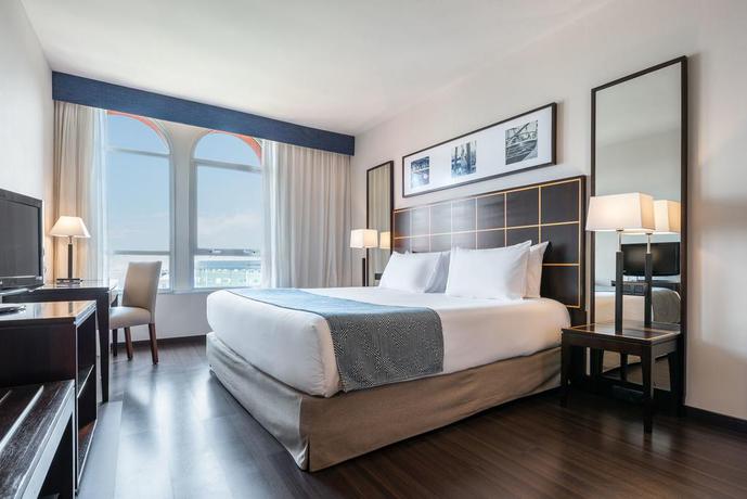 Imagen de la habitación del Hotel Eurostars Ciudad de la Coruña. Foto 20