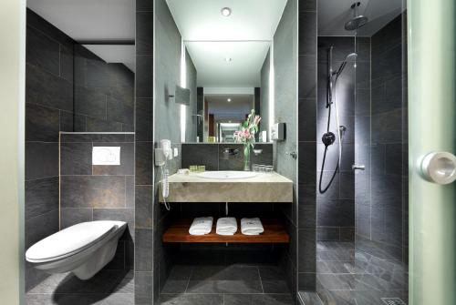 Imagen de la habitación del Hotel Eurostars Embassy. Foto 9